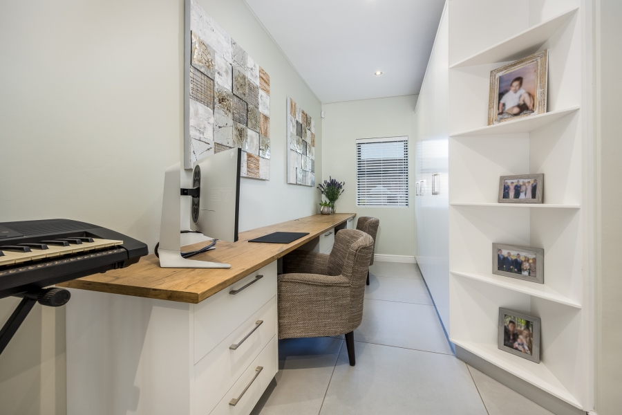 3 Bedroom Property for Sale in Zevendal Western Cape